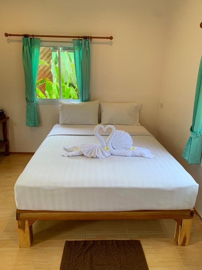 Khaosok Bamboo Huts Resort Khao Sok National Park ภายนอก รูปภาพ