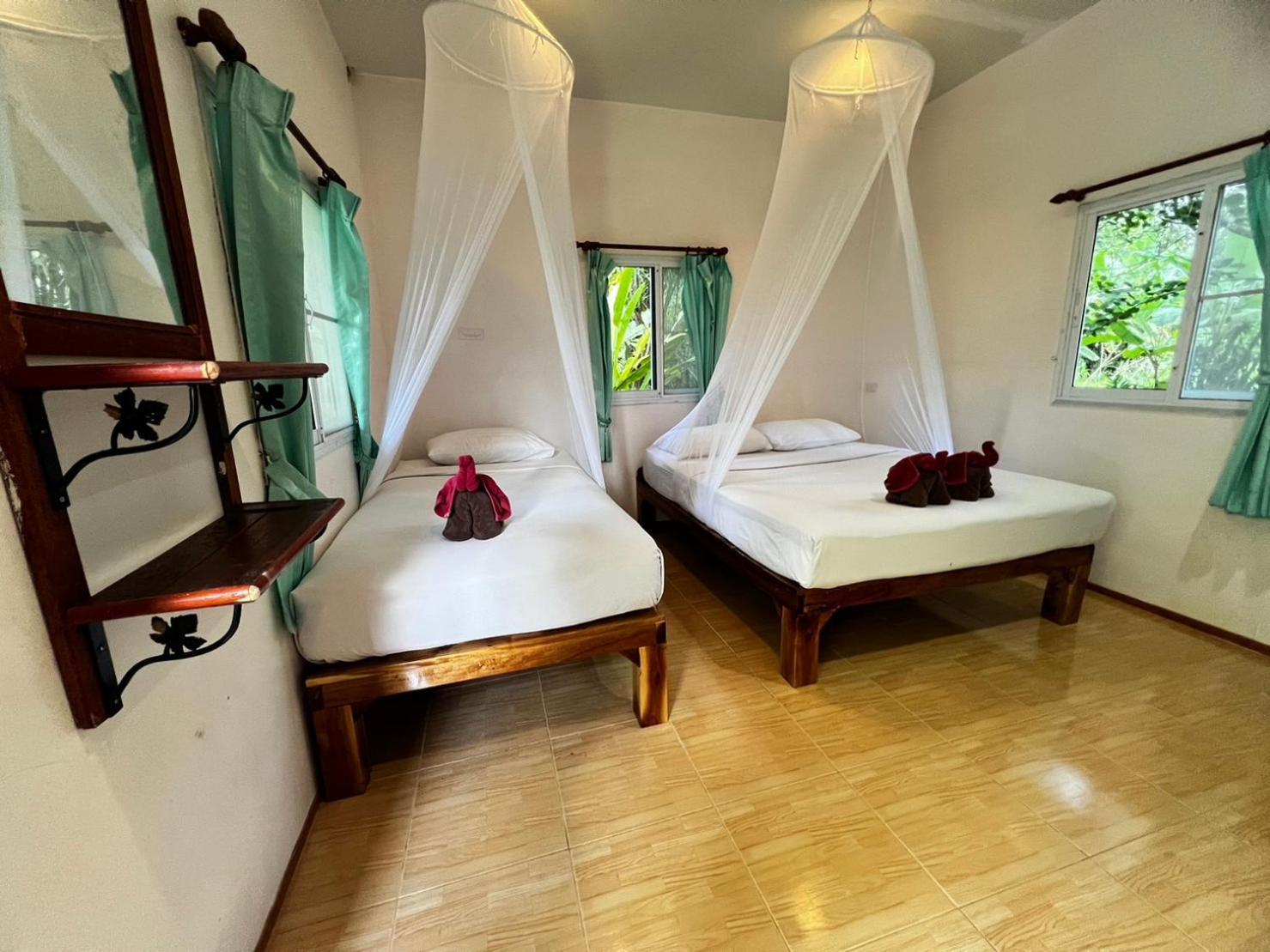 Khaosok Bamboo Huts Resort Khao Sok National Park ภายนอก รูปภาพ
