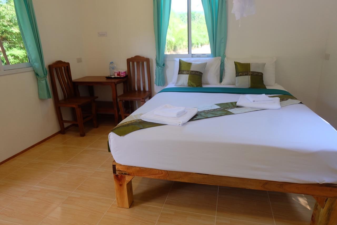 Khaosok Bamboo Huts Resort Khao Sok National Park ภายนอก รูปภาพ