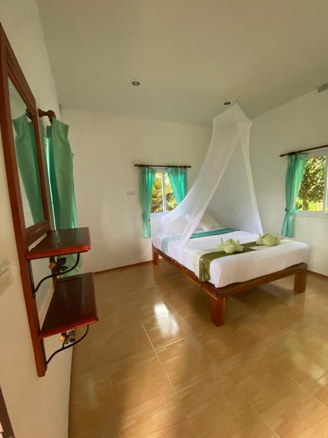 Khaosok Bamboo Huts Resort Khao Sok National Park ภายนอก รูปภาพ
